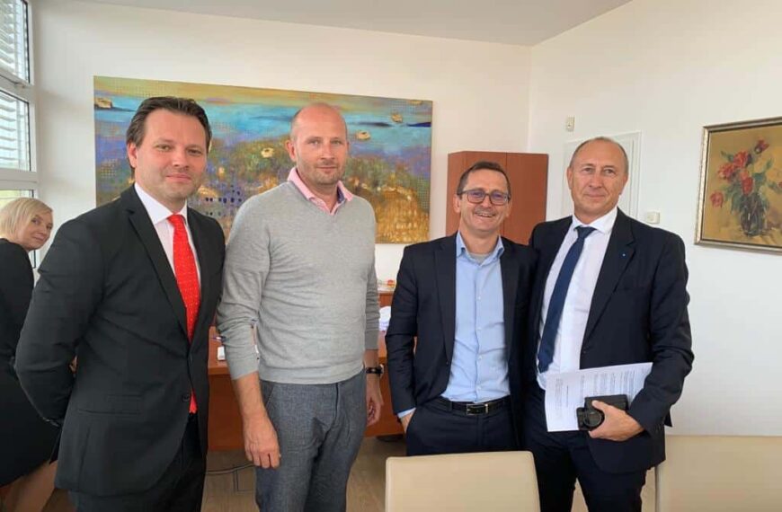 DBA_Group_Unistar.jpg