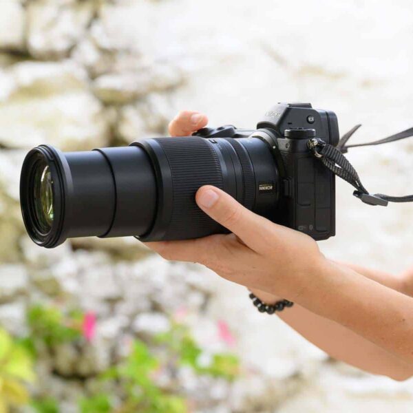 Družini objektivov NIKKOR Z se pridružujeta ultraširokokotnik in univerzalec